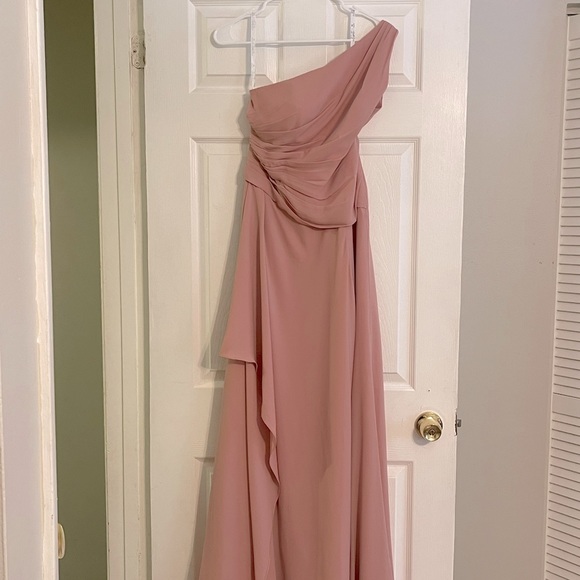 David Bridal Bridemaid One Shoulder Dress. - Picture 2 of 3